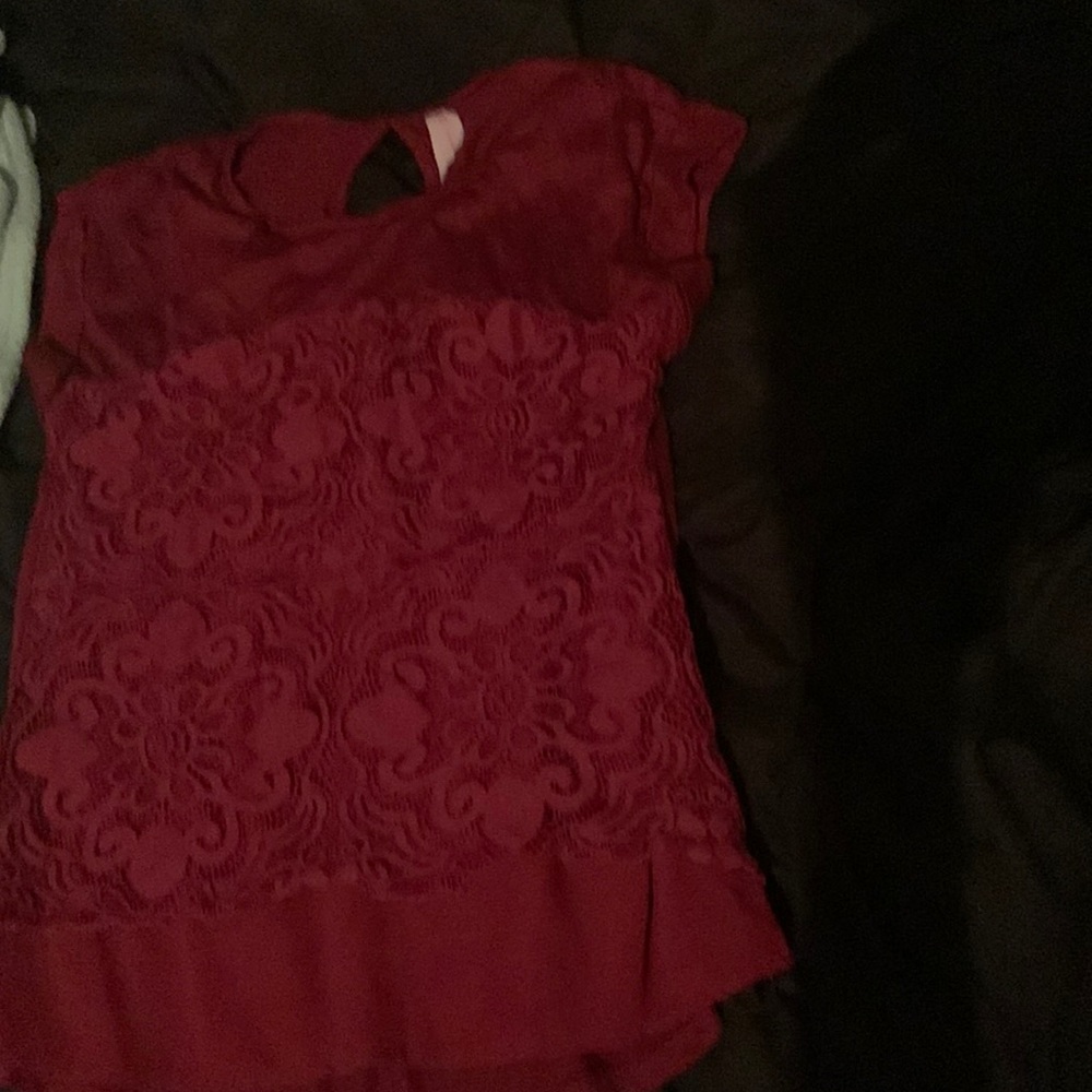 Selling flower material shirt for 8$